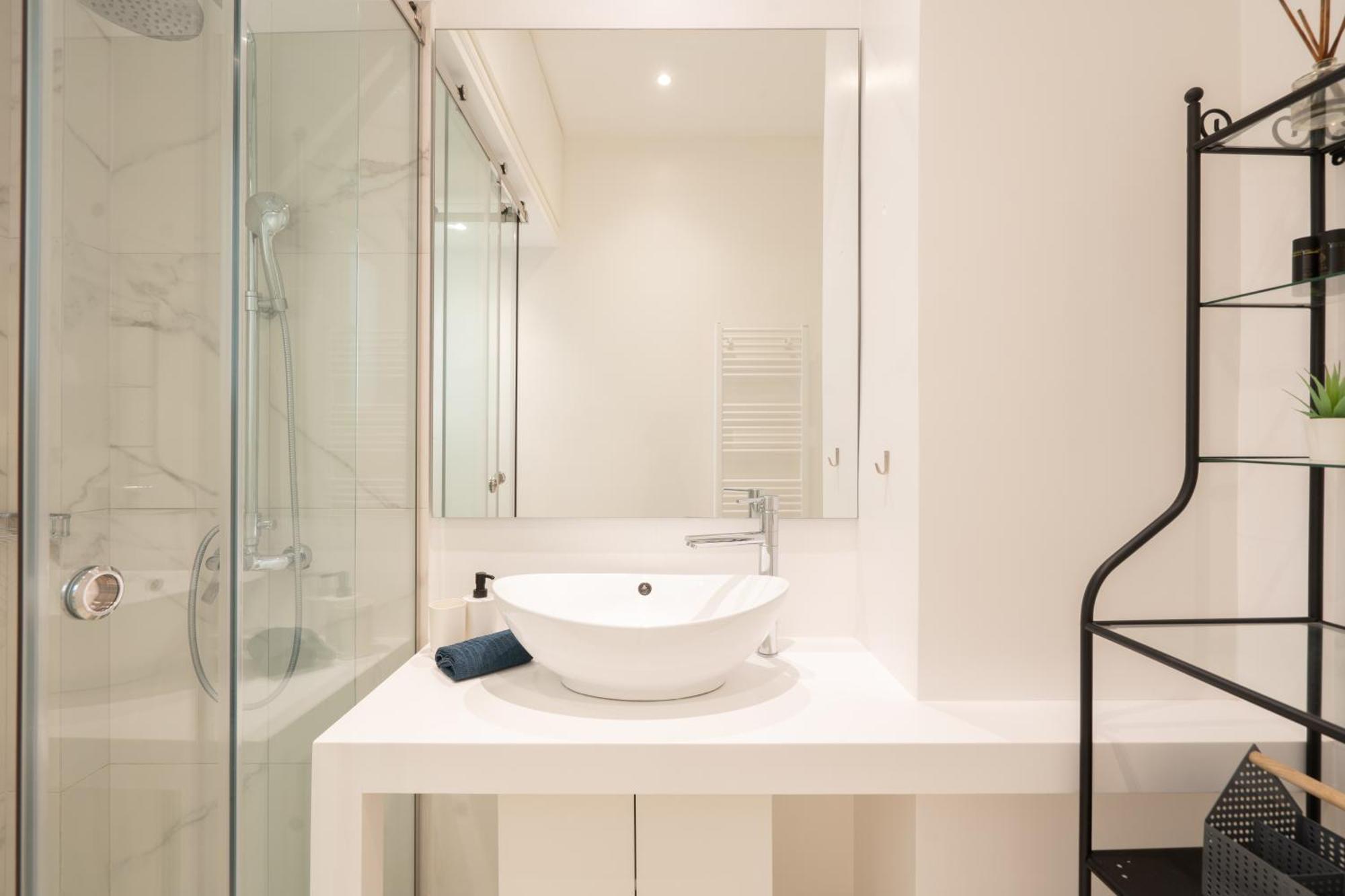 Sophisticated Modern Apt In Athens Center Esterno foto